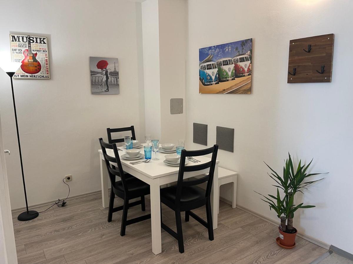 Peaceful Apartment For 4 Вена Экстерьер фото