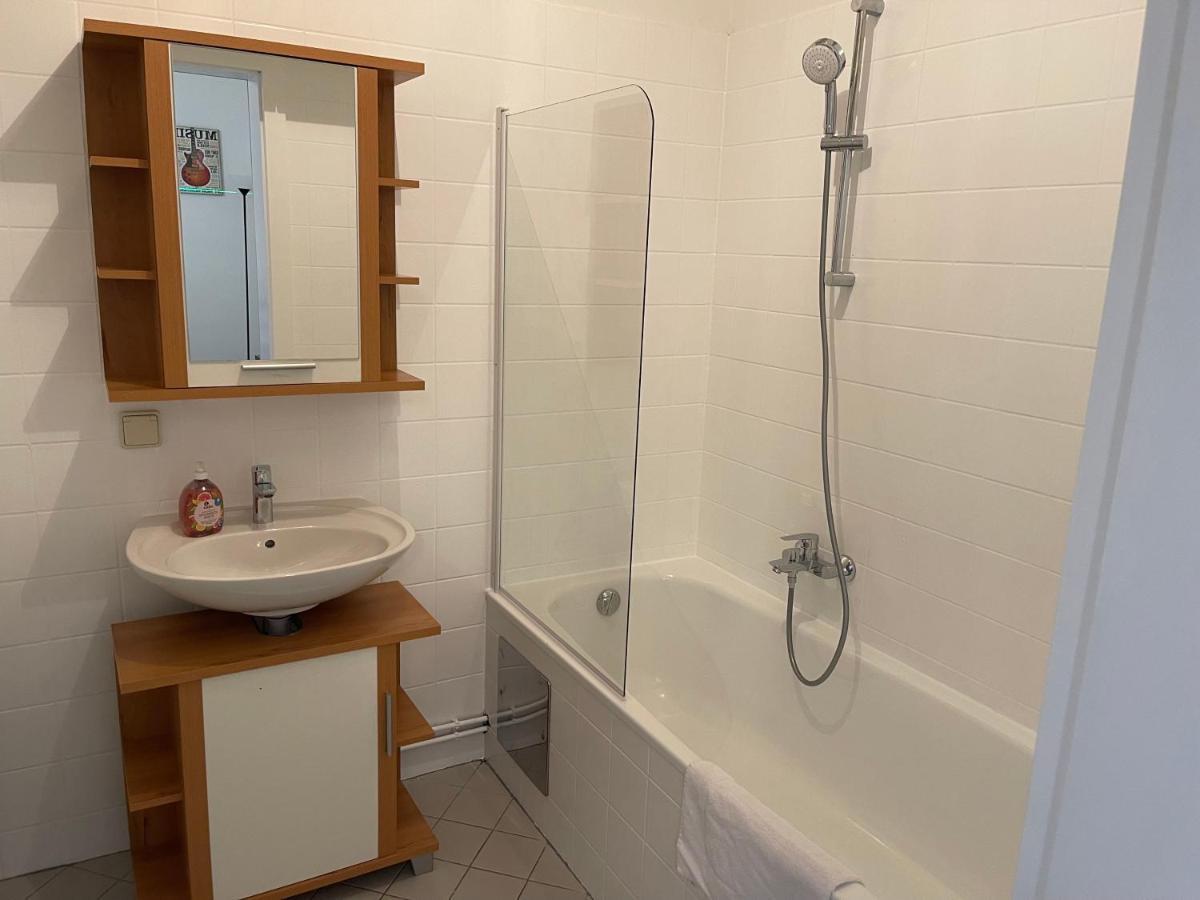Peaceful Apartment For 4 Вена Экстерьер фото