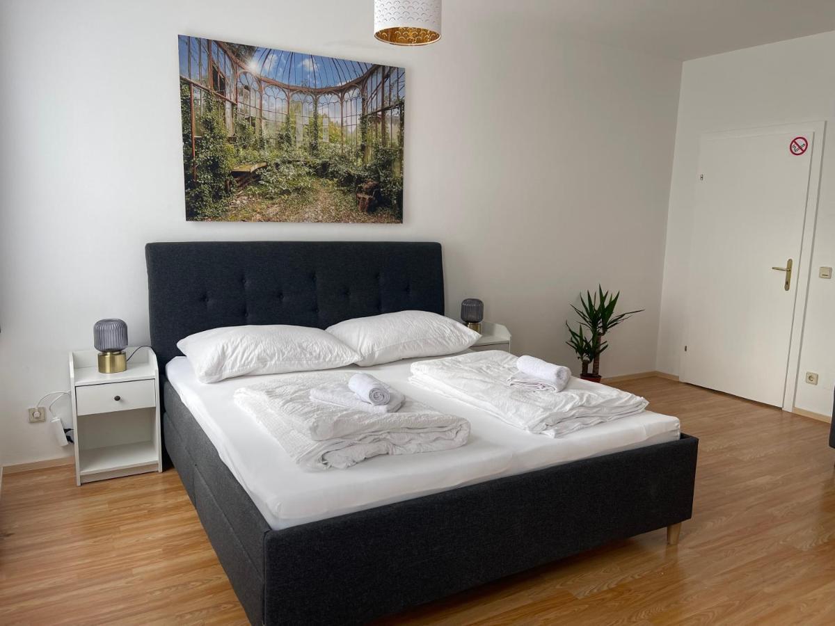 Peaceful Apartment For 4 Вена Экстерьер фото